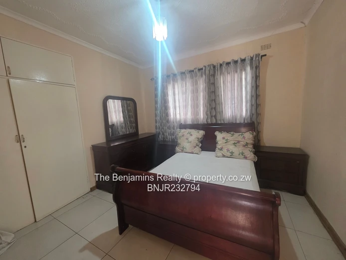 Fully Furnished Home In Greendale