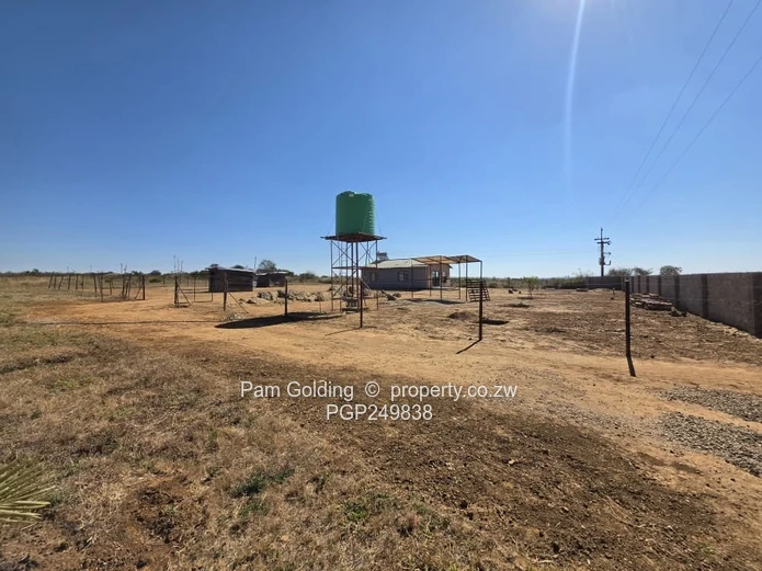 Kensington 4.5-Acre Walled Farm with Elevated Water Tank (Sole Mandate)