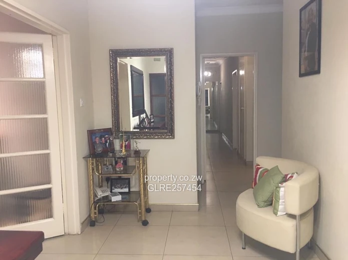 Alexandra Park - 4BR Family Home, Pool & Borehole