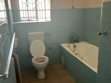 3 Bedroom Flat & Apartment