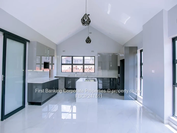 Spacious and Pristine Townhouses To Rent in Glen Lorne off Enterprise Rd