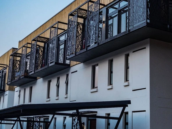 3 Bedroom Flat & Apartment