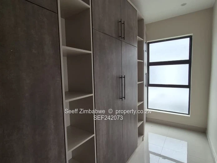 Exclusive Upmarket Townhouse For Sale