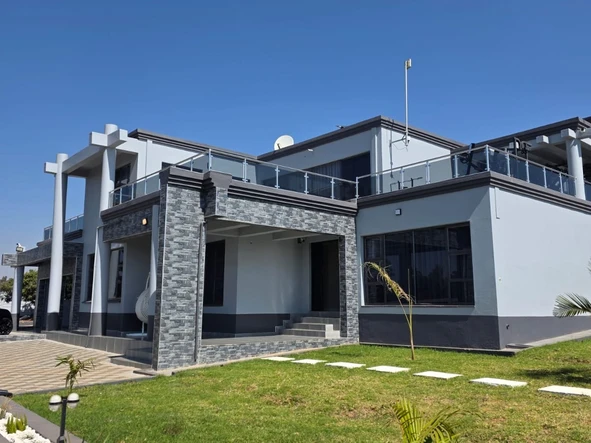 5 Bedroom House