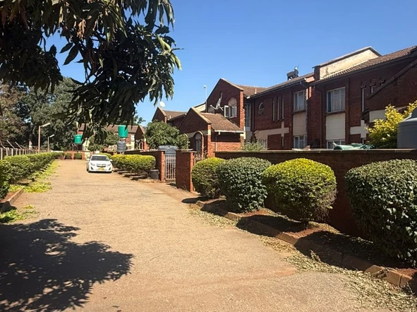 3 Bedroom Flat & Apartment