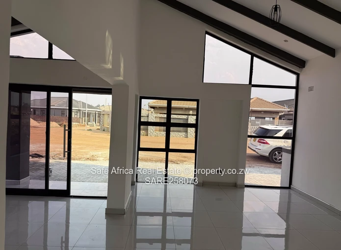 Modern 3-bedroom house in Rainham Gated Community $95 000