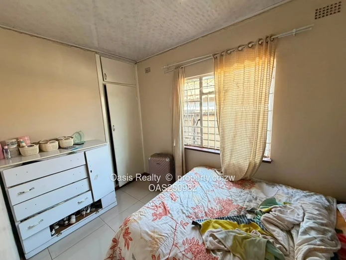 Conveniently Located Warren Park 1 House for Sale| Deeds Available