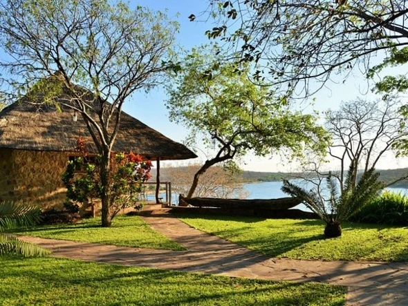 Hotel & Lodge