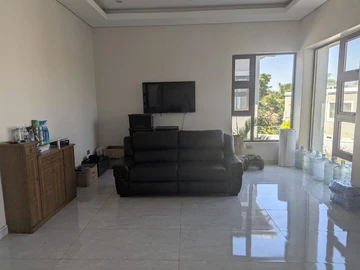 8 Bedroom House