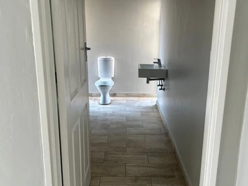 3 Bedroom Flat & Apartment