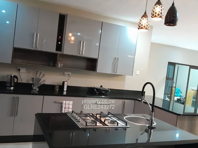 Ushewokunze: Secure Walled 3-Bed — Modern Kitchen & Borehole