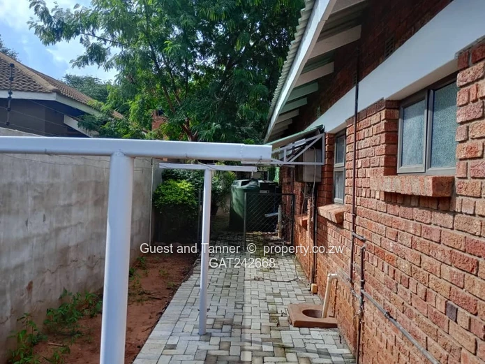 Beautiful Dual-Residence Property on 1,400sqm