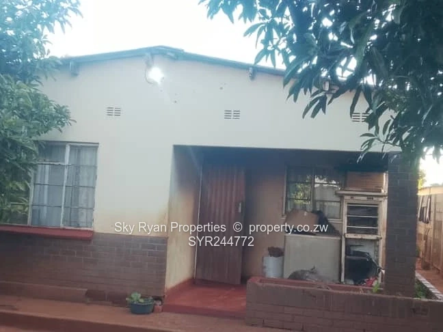 Kambuzuma Section 1 House For Sale