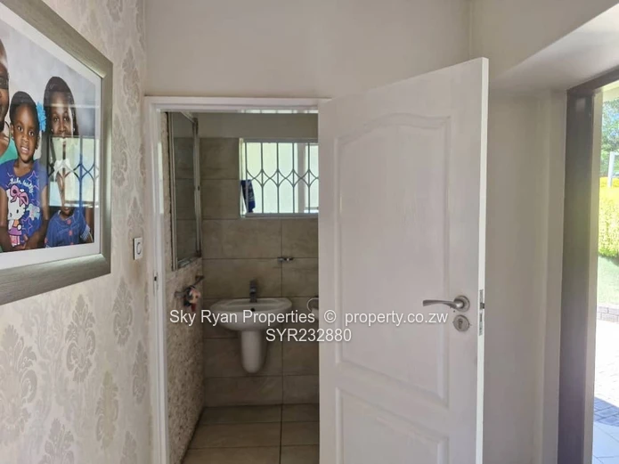 Luxurious Alex Park House For Sale