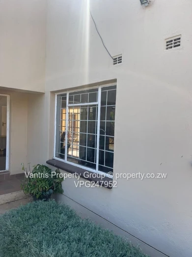 Pomona office to let