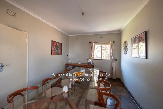 A Renovators Dream! / Investors Delight (Sole Mandate)