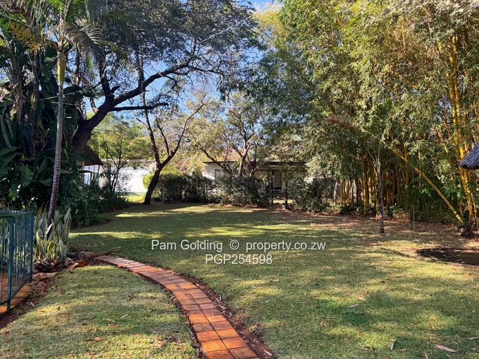 Stunning Property in Old Victoria Falls