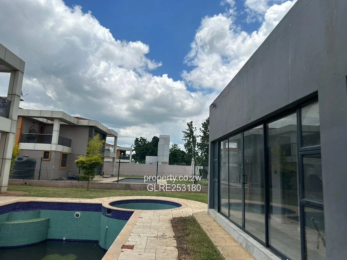Modern 5-Bed House with Pool & Borehole in Mount Pleasant