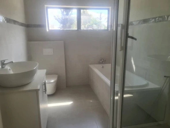 5 Bedroom Garden Flat