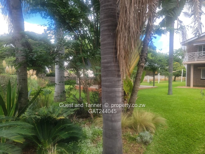 9 Bedroomed house For Sale In Gunhill