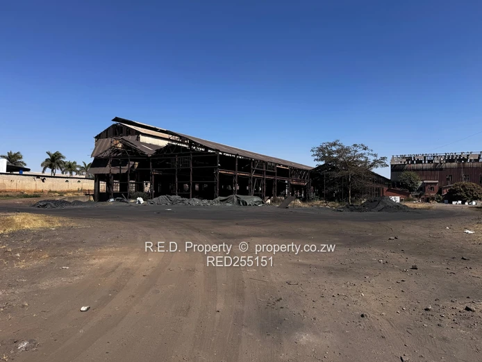 An expansive industrial and commercial complex In thorngrove!