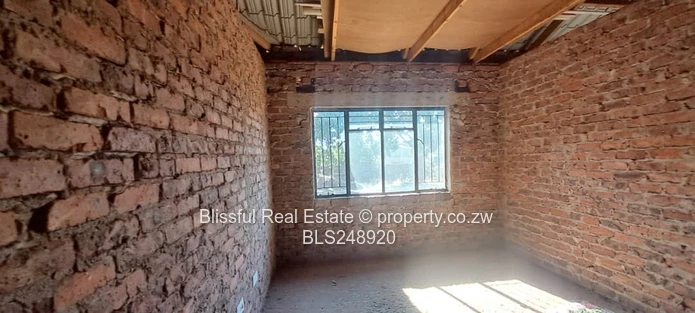incomplete 5 bedroom house for sale in Tynwald 