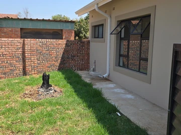 3 Bedroom Flat & Apartment