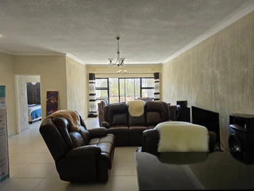 2 Bedroom Flat & Apartment