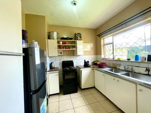 10 Bedroom Flat & Apartment