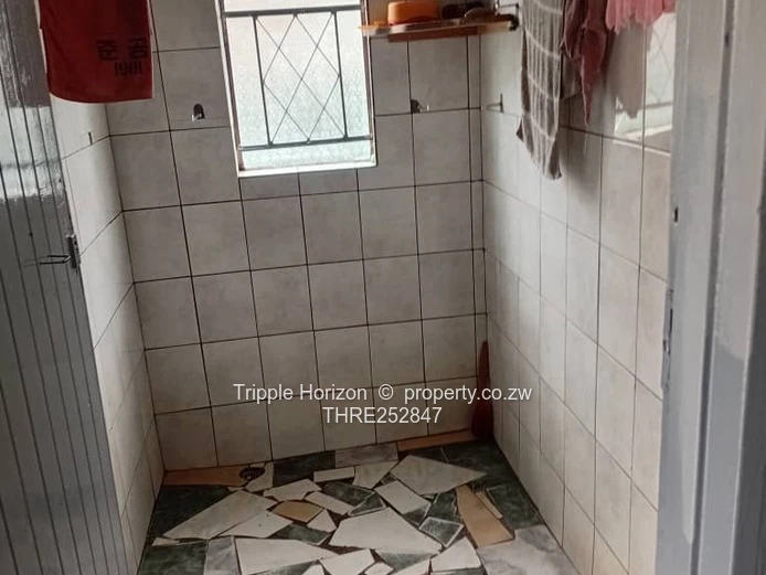 5-Bed Chitungwiza Home with Borehole & Secure Yard