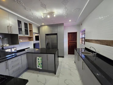 5 Bedroom House