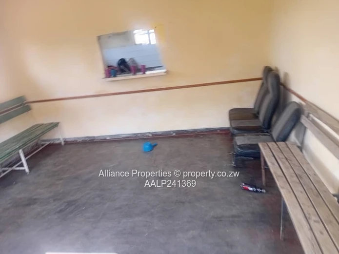 Marondera – Longlands Industrial Stand For Sale 