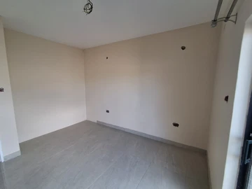 2 Bedroom Flat & Apartment