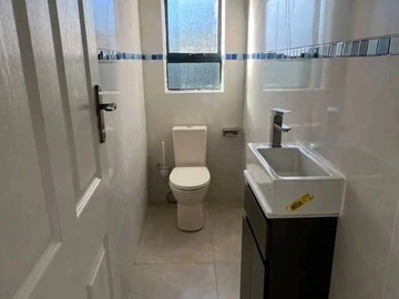 3 Bedroom Flat & Apartment