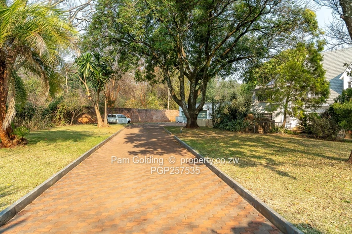 5 Fully Equipped Residences On Rare 4-Acre Land (Sole Mandate)