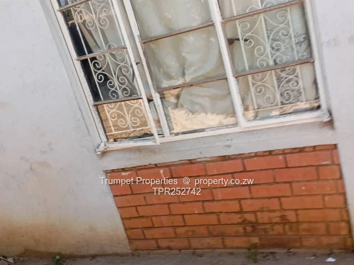 Corehouse for sale in Mufakose