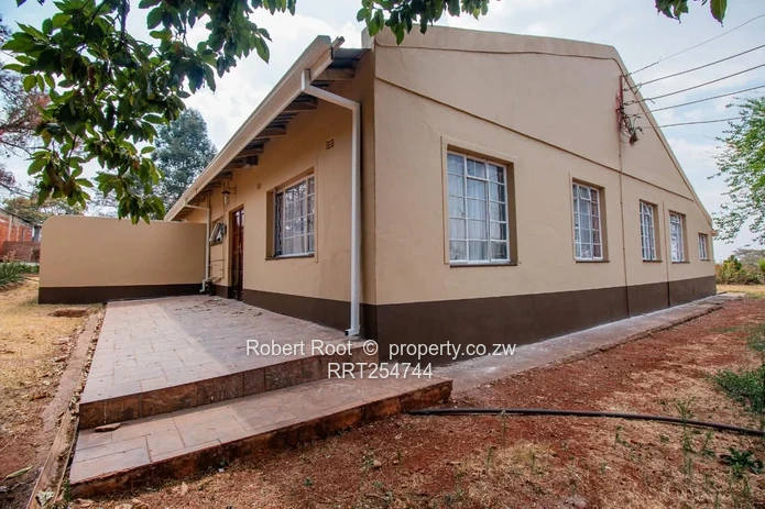 3 bed family home on a 3 hectare plot