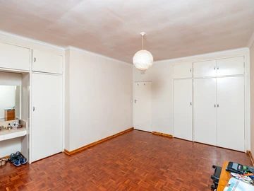 3 Bedroom Flat & Apartment