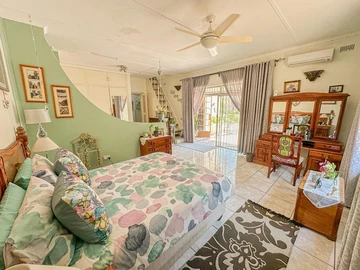 9 Bedroom House