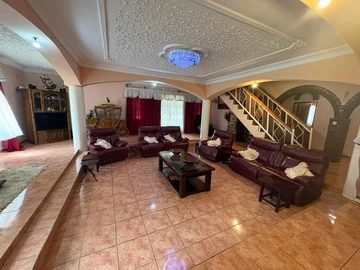 Farm & Agricultural Land