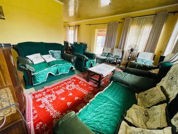 6 Bedroom House