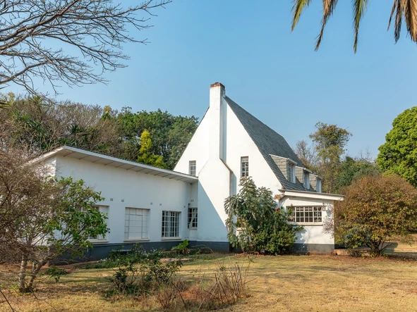 10 Bedroom House