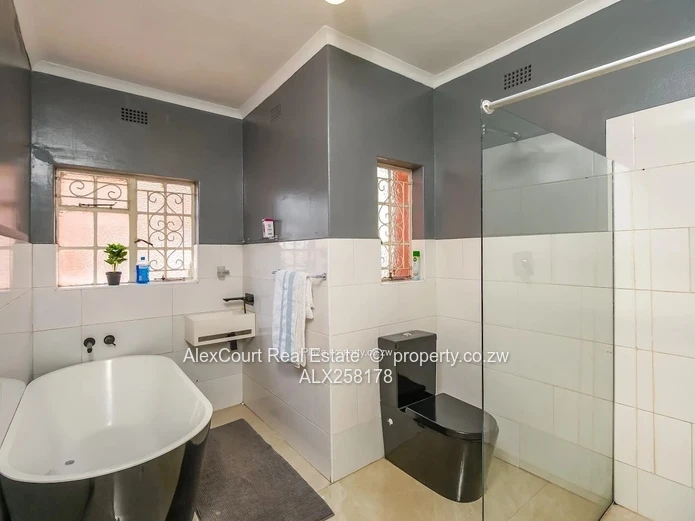Fully Furnished Apartment In The Avenues!