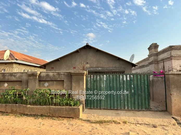 4-Bedroomed house for Sale-Chitungwiza Unit L