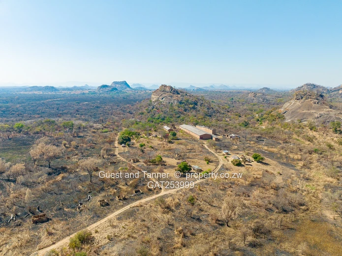 A Choice Of Two Farms - Banket / Rafingora