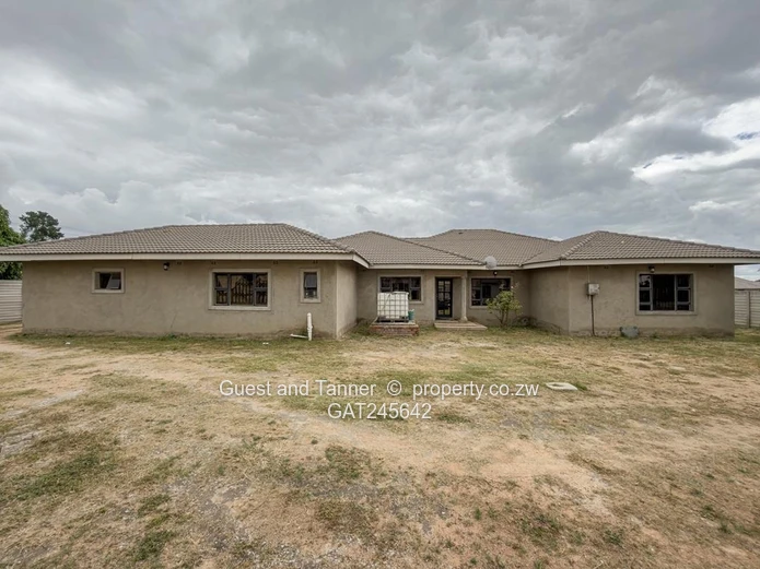 4 Bedroomed house For Sale In Zimre Park