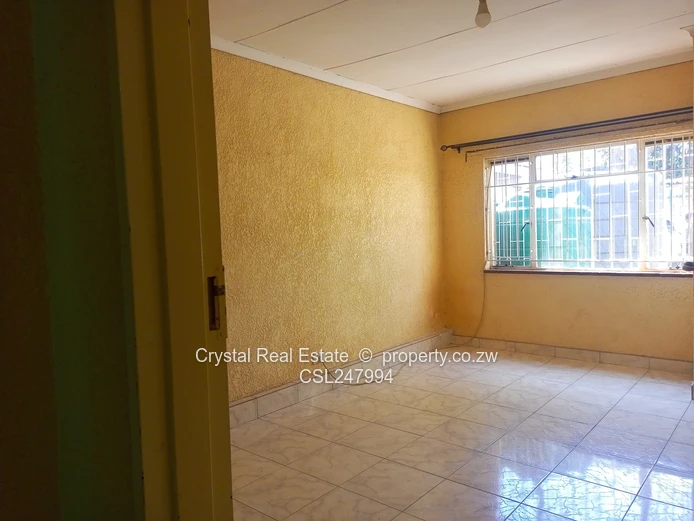 Avondale West Living – Space, Style & Flexibility