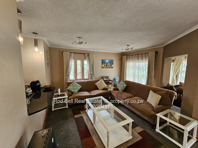 Immaculate 2 bedroom townhouse in well established complex