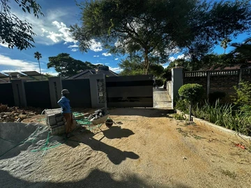 6 Bedroom House