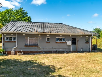 Farm & Agricultural Land